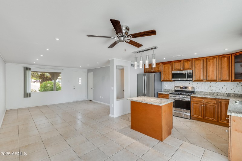 14219 N 39th Way-9