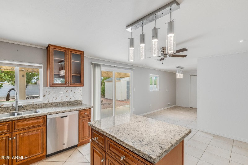 14219 N 39th Way-11