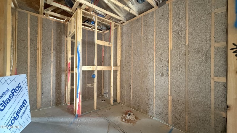 07 - Owner's Bathroom - Walk In Shower