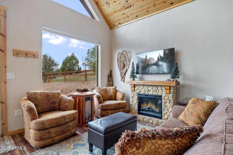 GREAT ROOM IN GUEST HOUSE