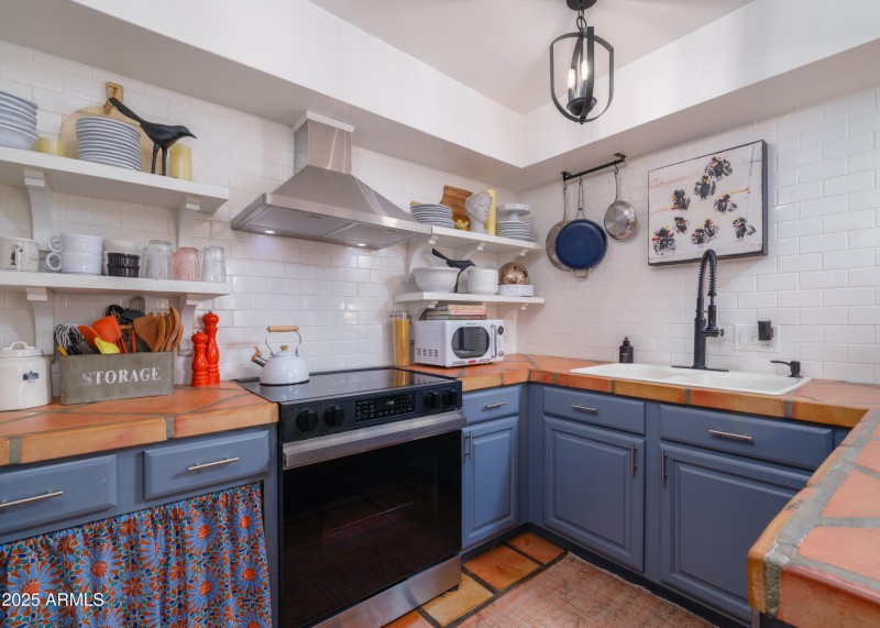 Listings_4540_N_44thSt_Unit21_Images-19