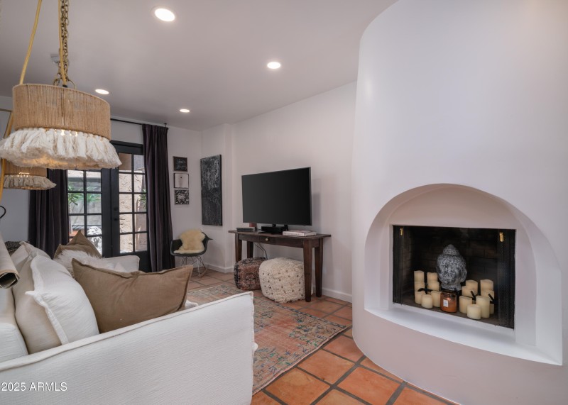 Listings_4540_N_44thSt_Unit21_Images-27