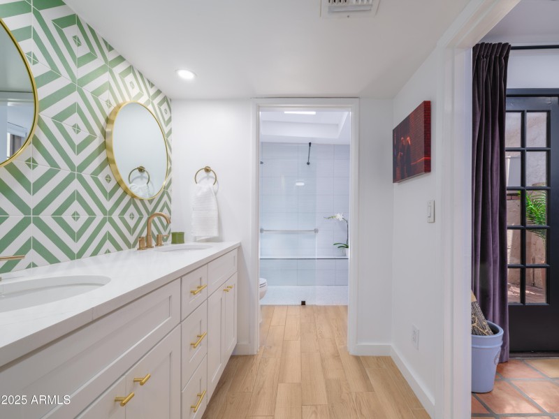 Listings_4540_N_44thSt_Unit21_Images-30