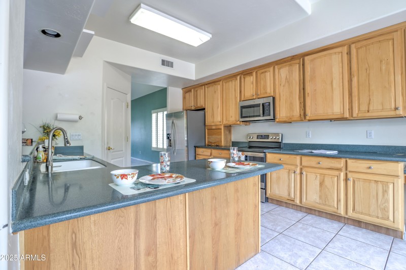 Low Breakfast Bar in Dining Area
