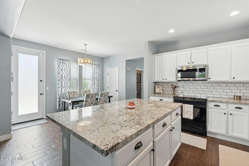 Kitchen to Eat-in-Kitchen