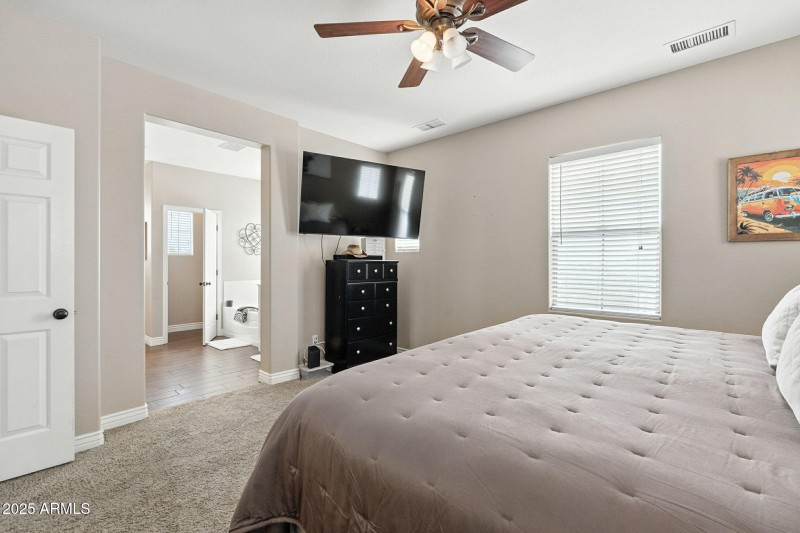 Primary Bed & Bath