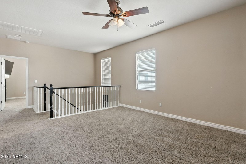 Upstairs Loft (2)