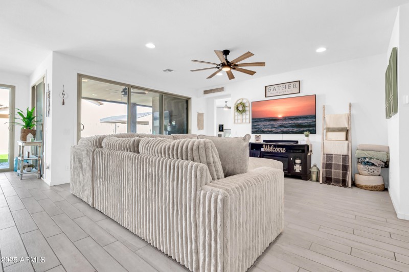 3314 E Jasmine Way-7