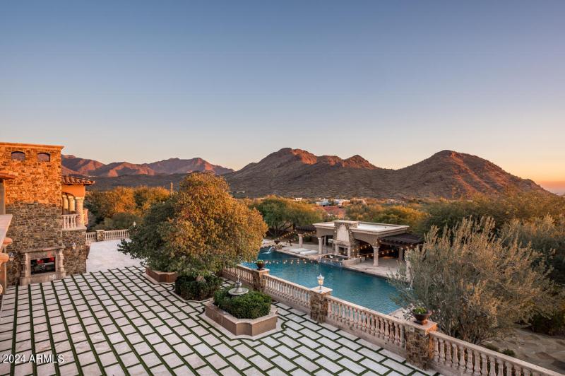 Spacious Patio Overlooking Pool