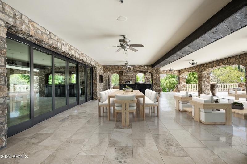 Spacious Patio
