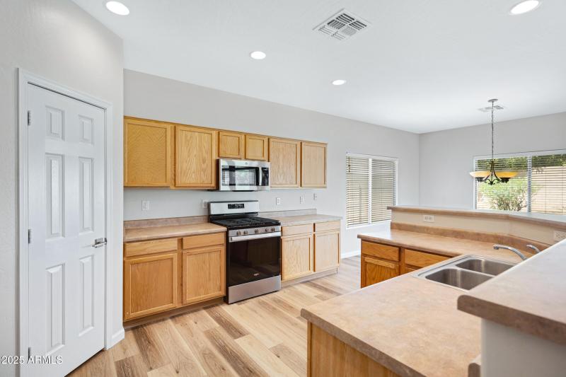 12726 W Charter Oak Rd-12