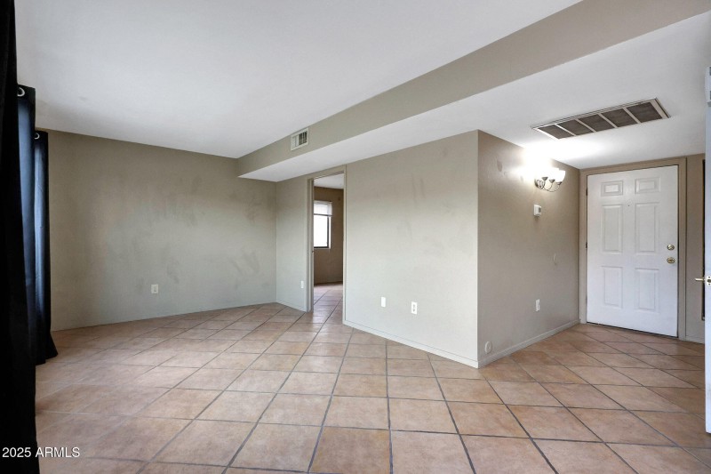 Livingroom/Entry