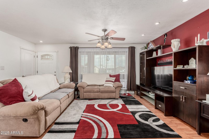 7 - Edgewood 8352