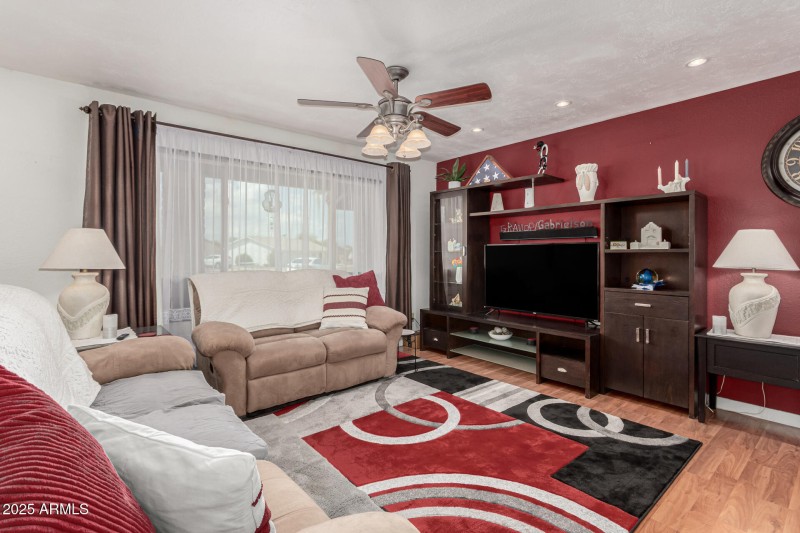 8 - Edgewood 8352