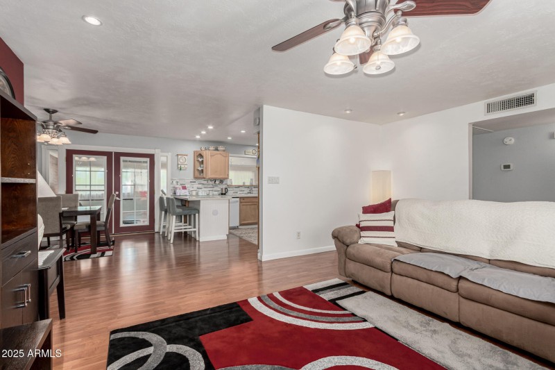 9 - Edgewood 8352