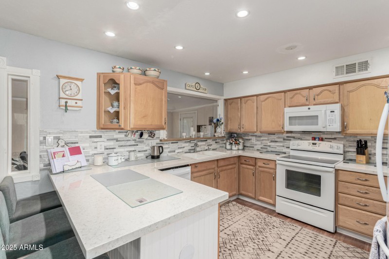 12 - Edgewood 8352