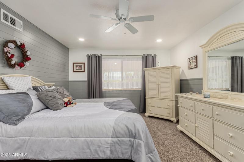 16 - Edgewood 8352