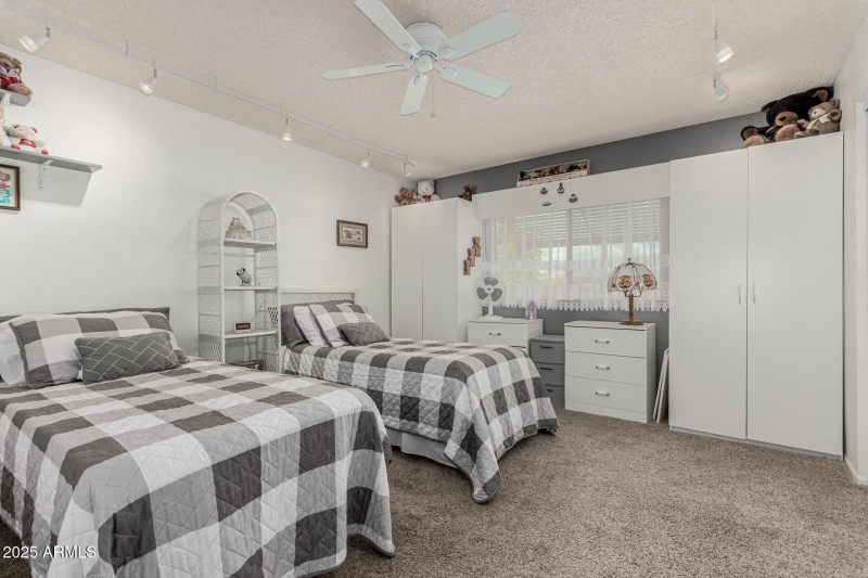 22 - Edgewood 8352