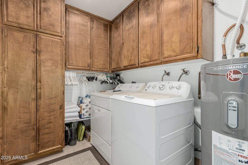 24 - Edgewood 8352