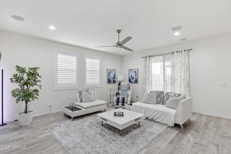 1201 S Tumbleweed Ln-4