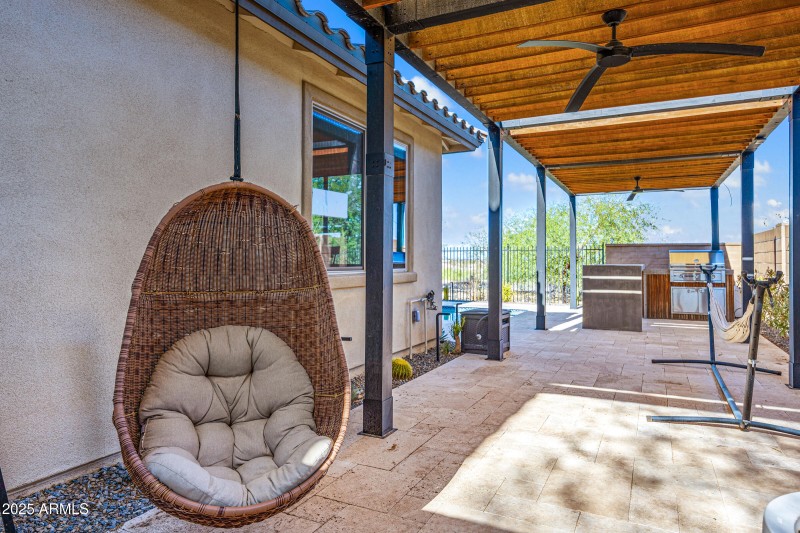 2423 N Beverly Pl-46