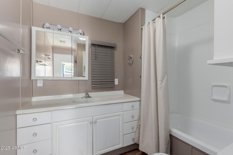 2nd Bathroom