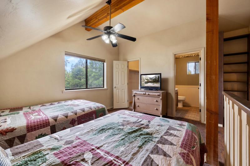 2003 Little Doe Trail, Overgaard, AZ-Cab