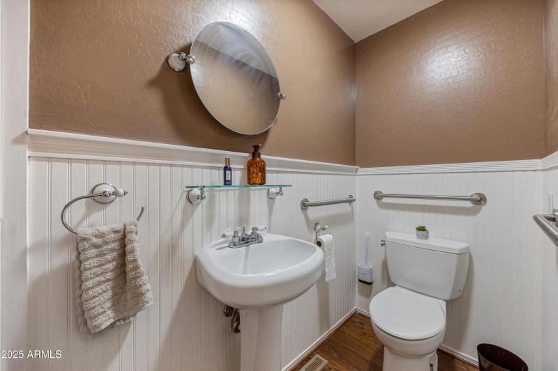 2003 Little Doe Trail, Overgaard, AZ-Cab