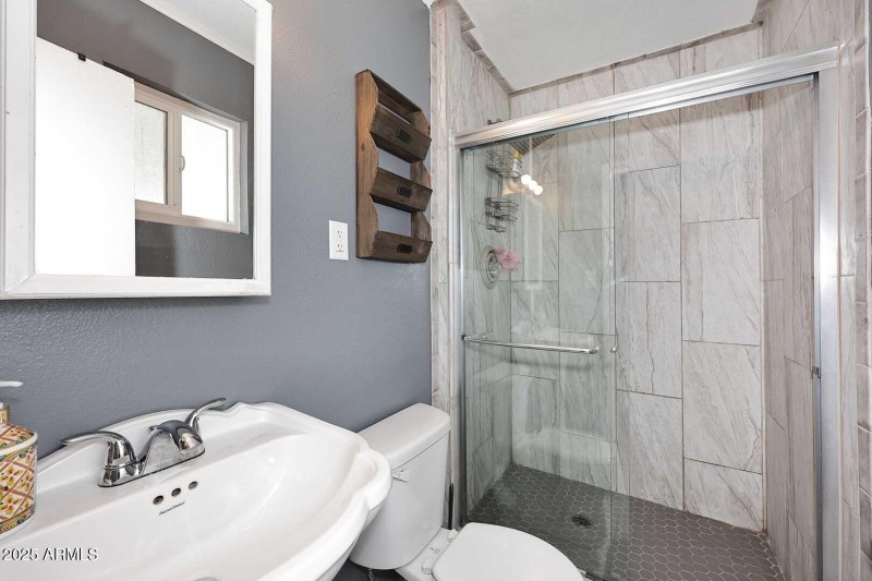 Master bedroom bathroom