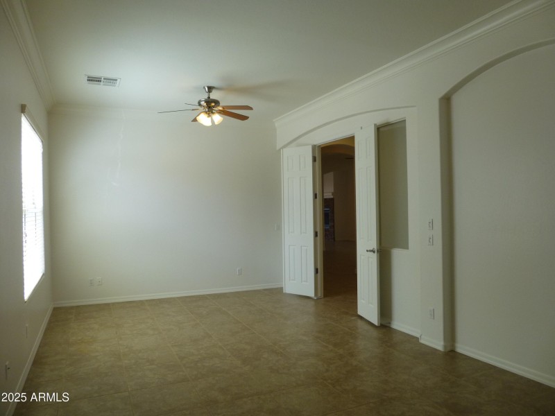 Living room/ Large office