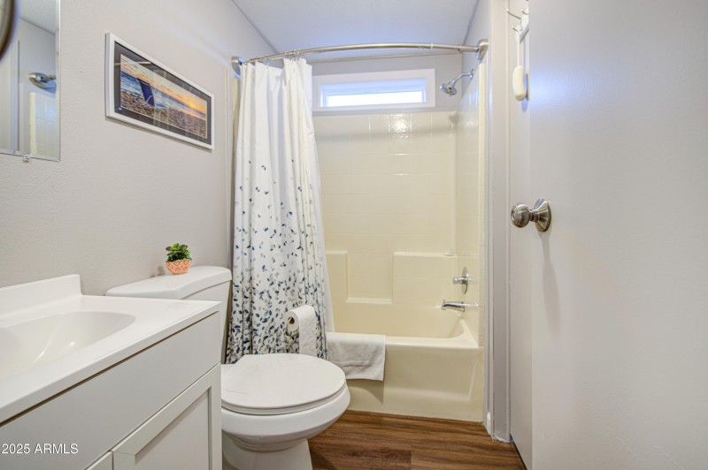 Bathroom_2-pic_1[1]