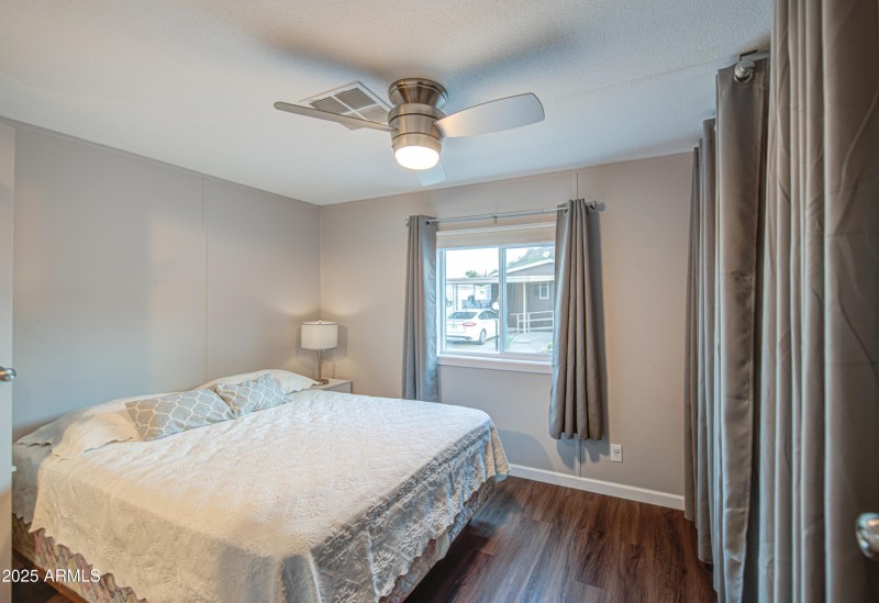 Bedroom_2-pic_1[1]