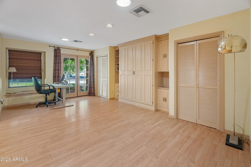 560 E Montebello Ave-13 (1)