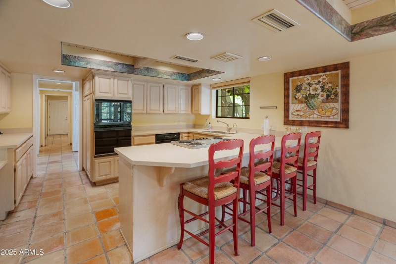 560 E Montebello Ave-33