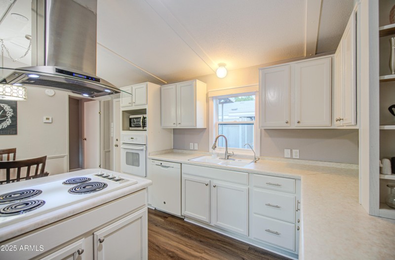 Kitchen 4