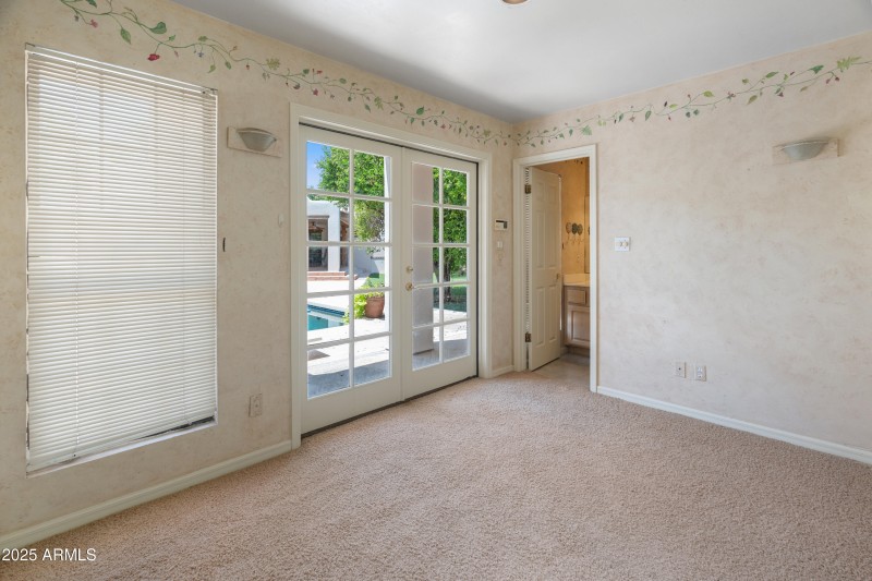 560 E Montebello Ave-39 - casita .