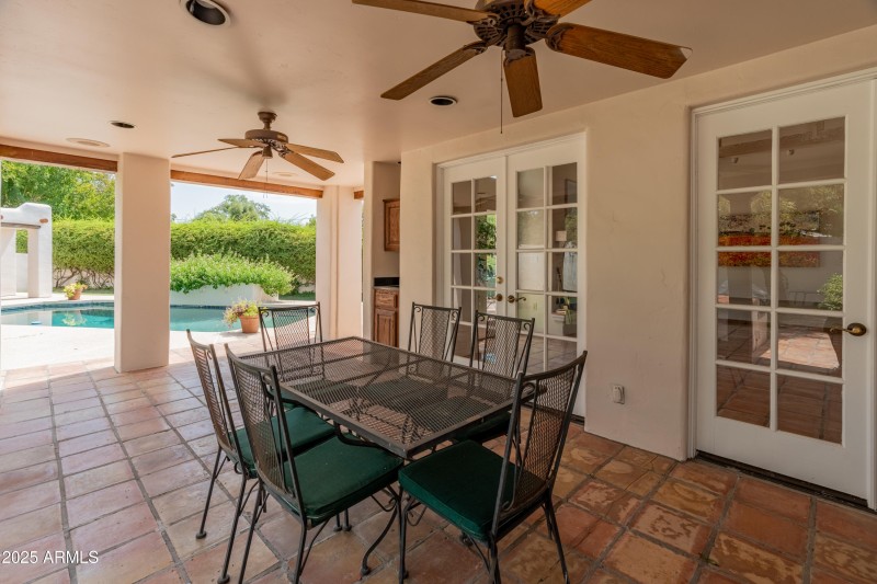 560 E Montebello Ave-50