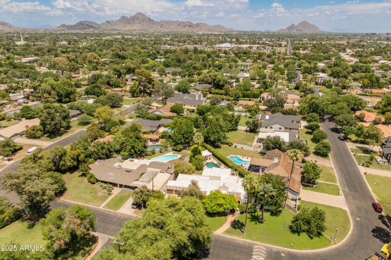 560 W Montebello Ave (aerial)-5