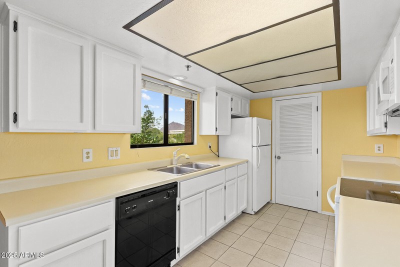 WHITE KITCHEN