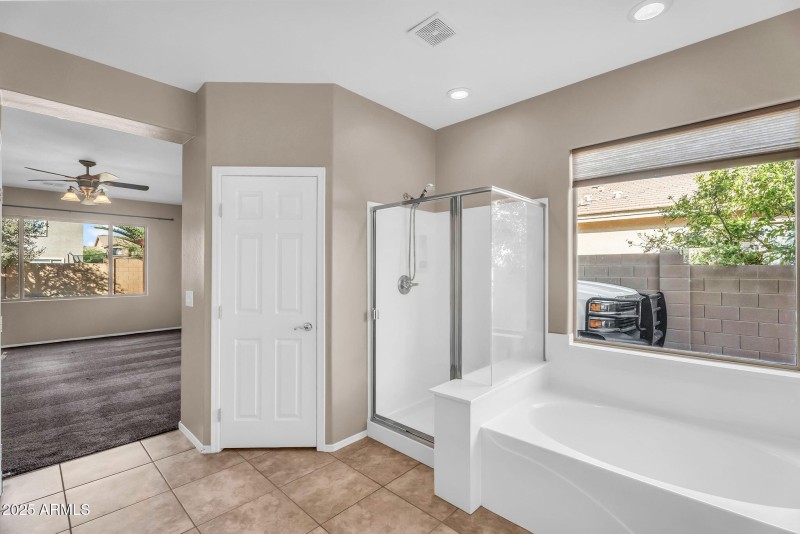 22-web-or-mls-2546 E San Rafael Trail -2