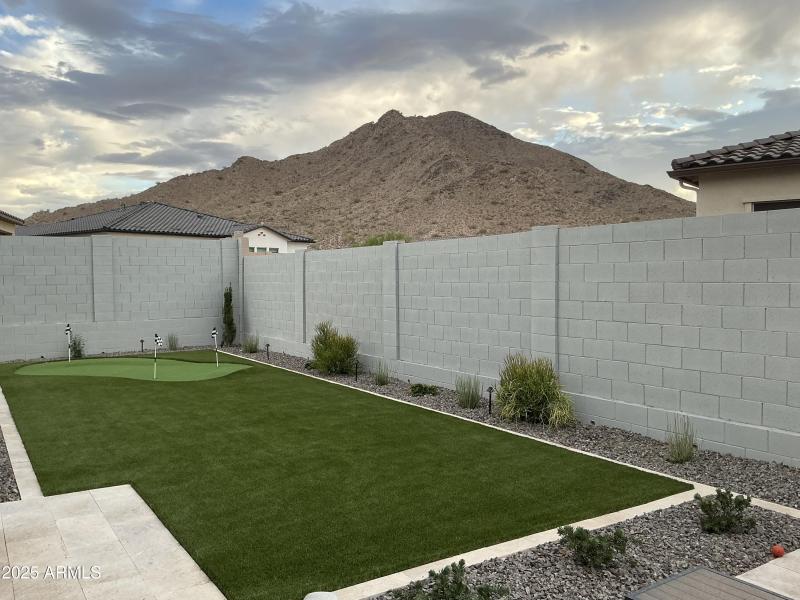 Scenic Putting Green Views