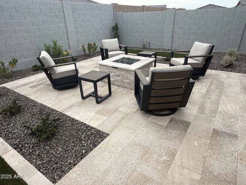 Elegant Fire Pit Lounge