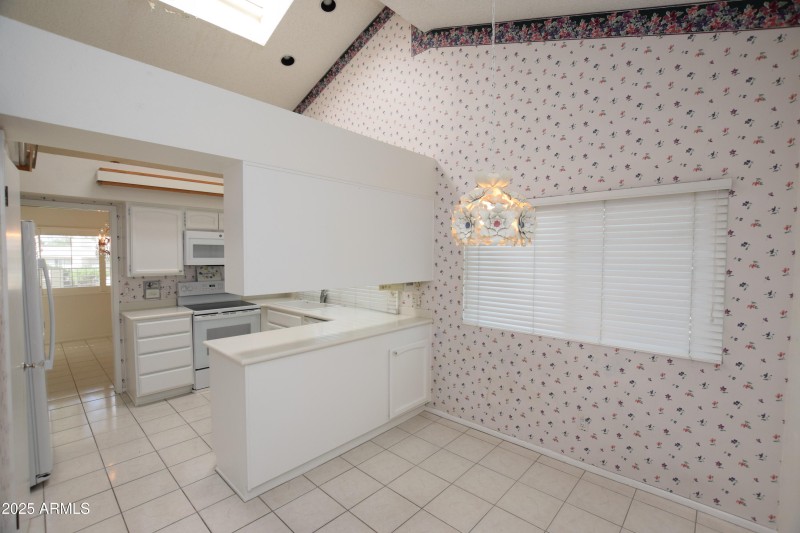 Eat-In Kitchen