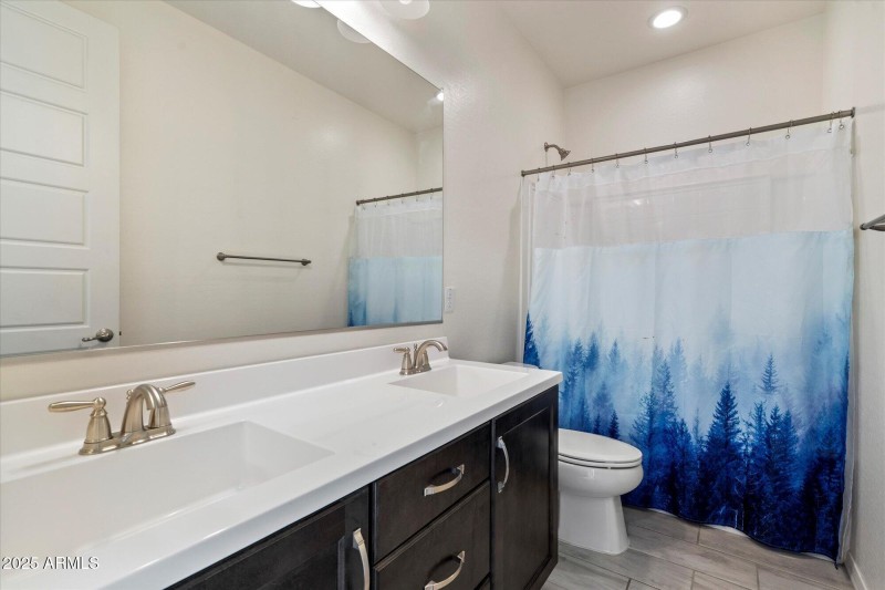 Guest Bathroom Upstairs