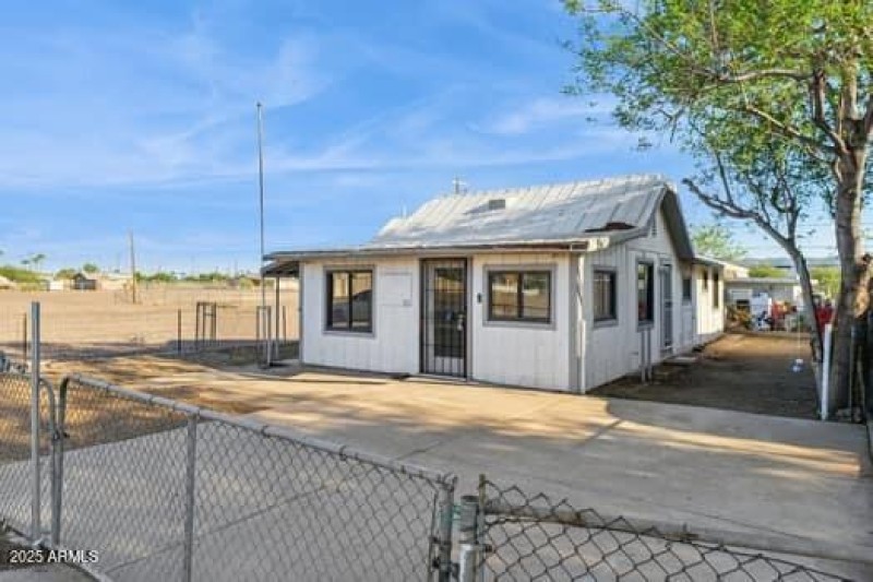 large-01991e3e-9fdc-7330-ac22-18a137f02f