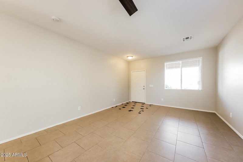 238808-photo-633e428cd13a9