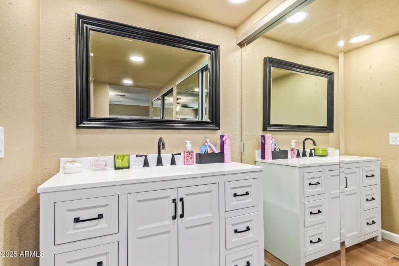 New Master Vanity
