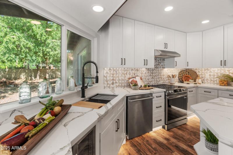 6504-W-Corrine-Dr-26