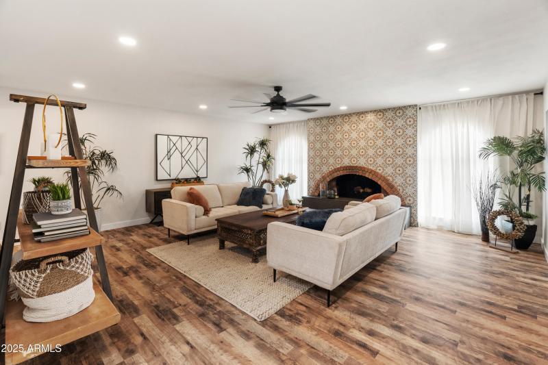 6504-W-Corrine-Dr-36