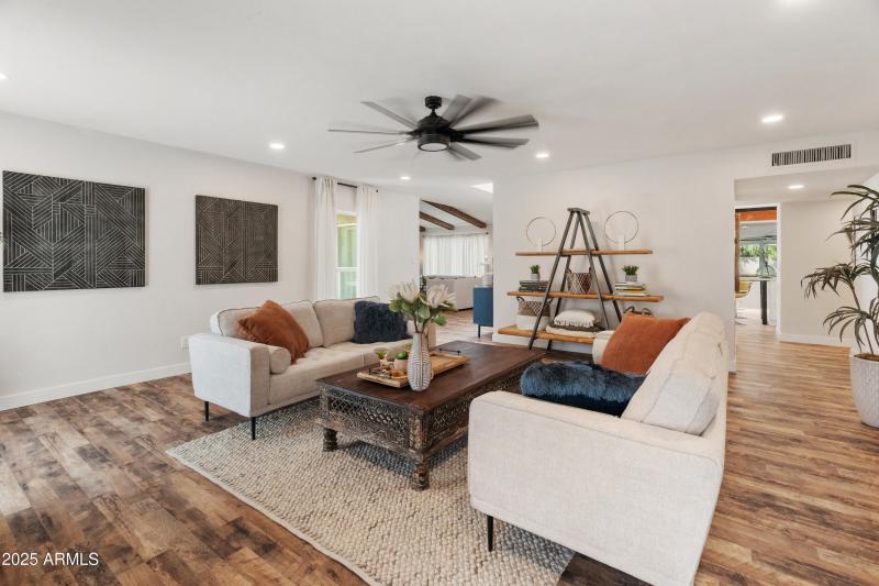 6504-W-Corrine-Dr-38